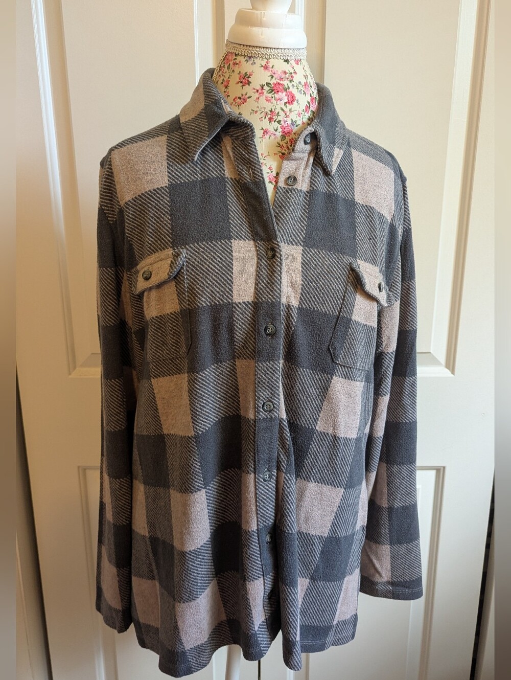 Soft Surroundings Gray and Tan Plaid Button-Front Soft Shirt Jacket